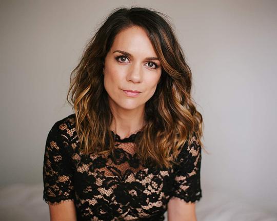 米查拉·巴纳斯 Michala Banas照片