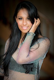 娅丝明·卡西姆 Yasmin Kassim照片