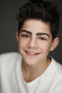 迪伦乔治亚兹 Dylan Georgiades照片