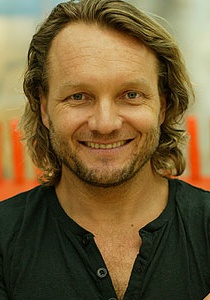 杰瑞米·西姆斯 Jeremy Sims照片