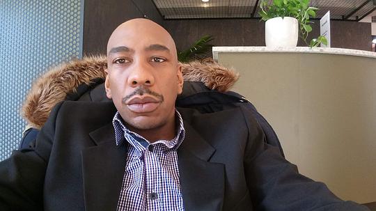 道格拉斯·恩布里 Douglas Embry照片