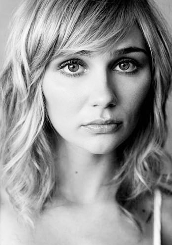 克莱尔·鲍温 Clare Bowen照片