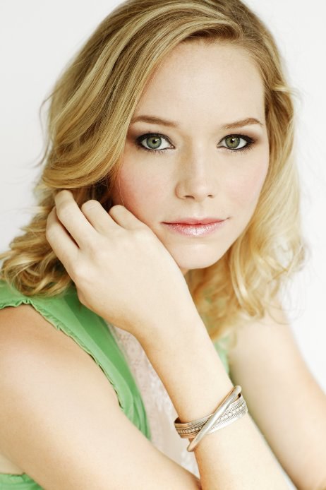 艾德丽安·皮克林 Adrienne Pickering照片