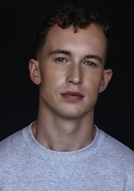 乔什·拉沃里 Josh Lavery照片