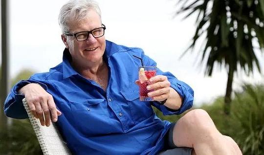 威廉·麦克因斯 William McInnes照片