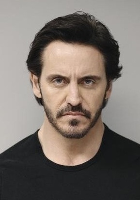 查尔斯·梅祖 Charles Mesure照片