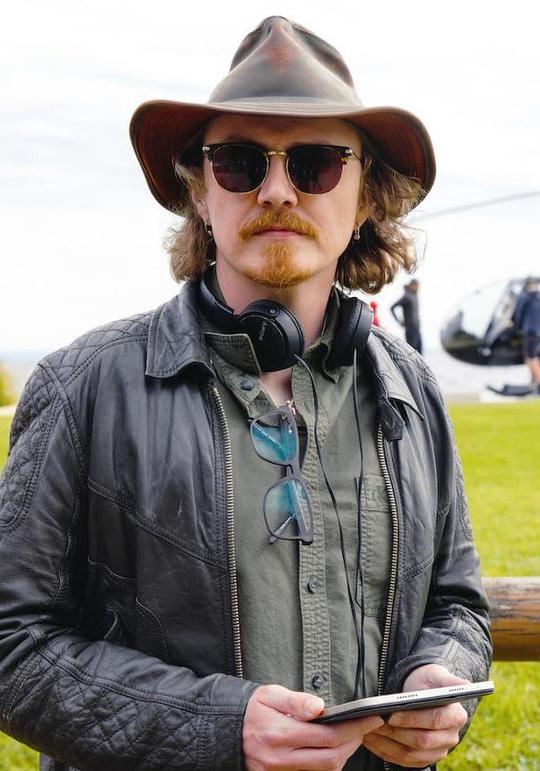 阿德里安·鲍尔斯 Adrian Powers照片