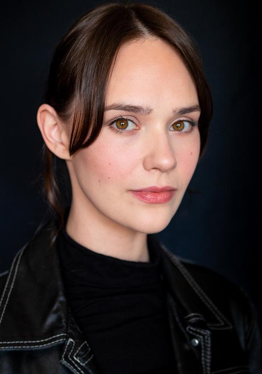 奥利维亚·菲尔德斯 Olivia Fildes照片