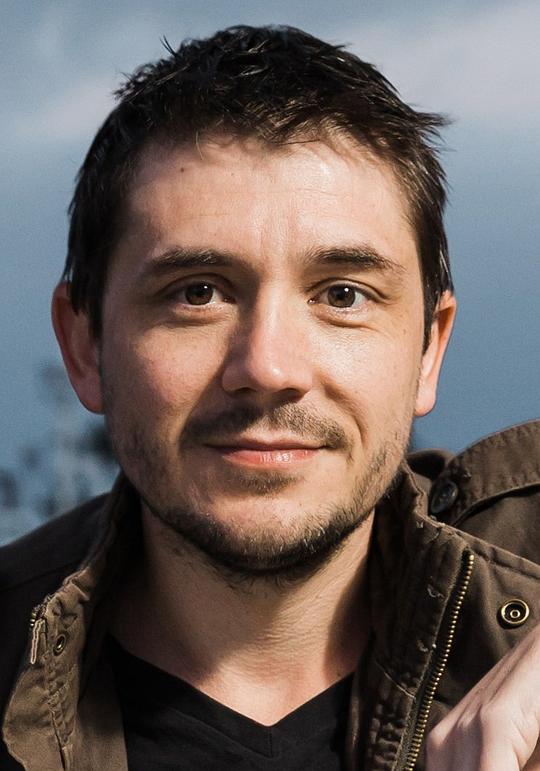 马修·霍尔姆斯 Matthew Holmes照片