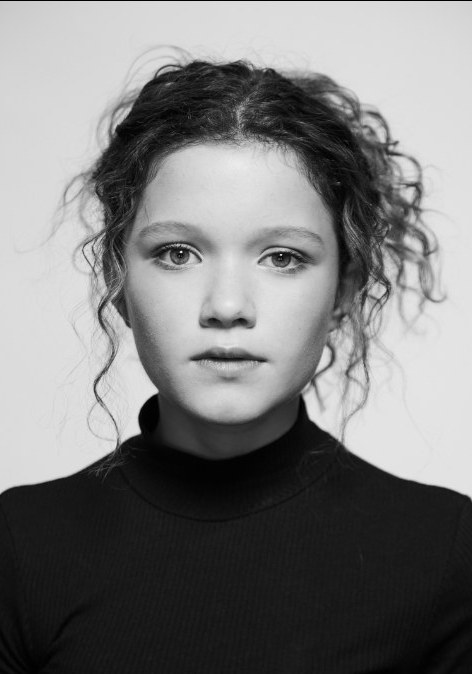 朱莉亚 萨维奇 Julia Savage照片