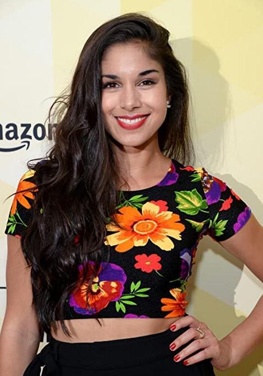 莎拉·罗伯茨 Sarah Roberts照片