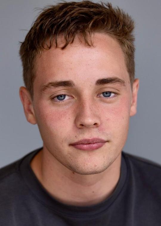 利·泰格·哈雷 Lee Tiger Halley照片