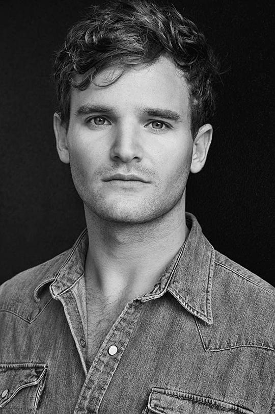 麦克·西斯比 Michael Sheasby照片