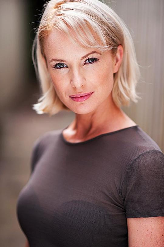 安娜·切尼 Anna Cheney照片