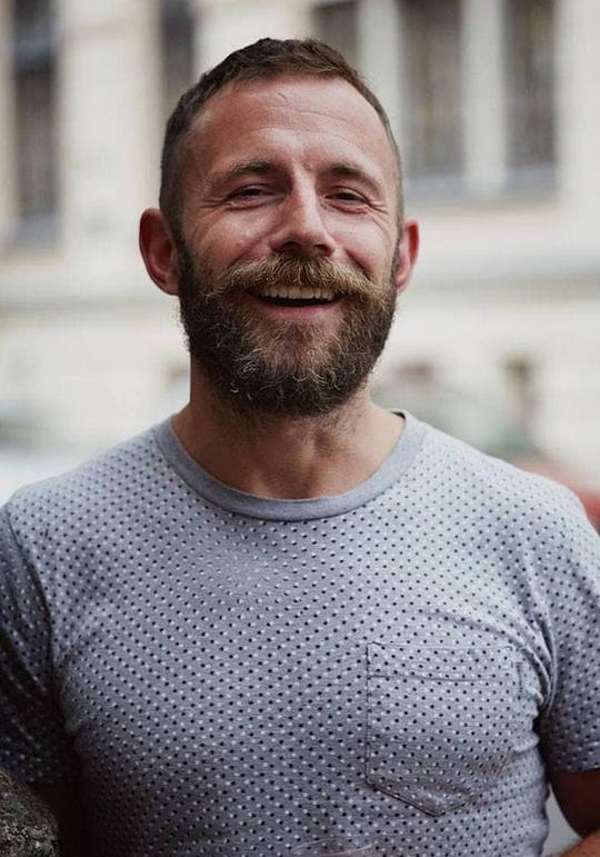 罗兰德·拜厄斯 Rowland Byass照片