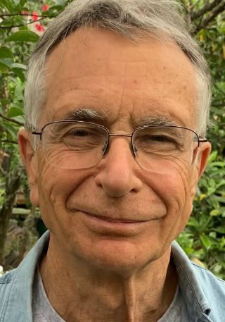 汤姆·祖布里茨基 Tom Zubrycki照片