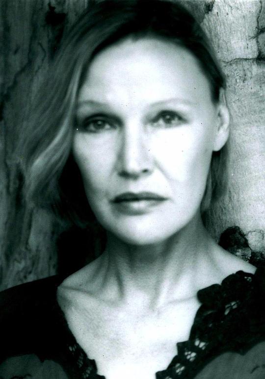 阿莱塔·贝祖伊登霍特 Aletta Bezuidenhout照片