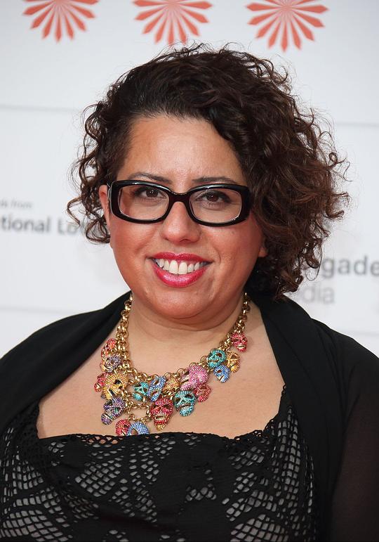 蒂娜·加拉威 Tina Gharavi照片