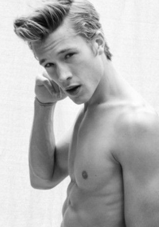 尼克·洛克斯 Nick Roux照片