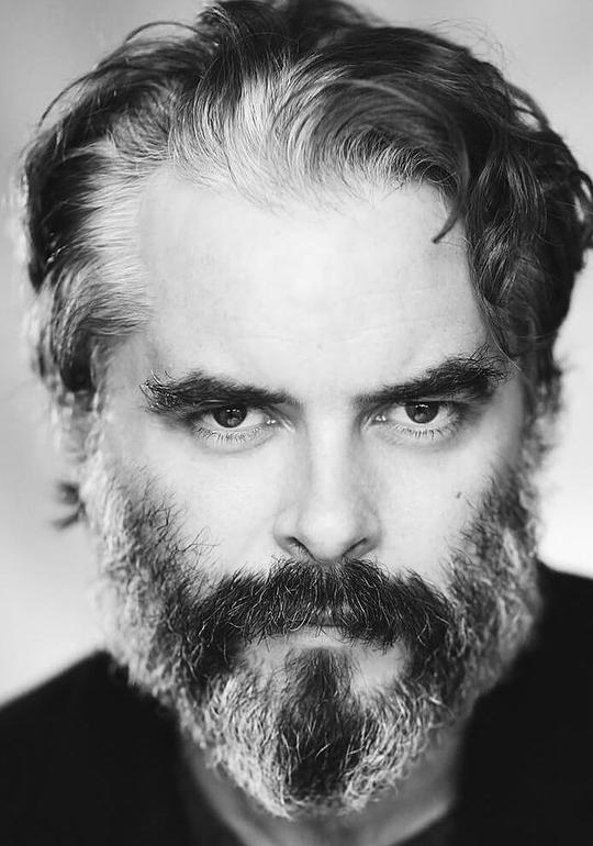 特里斯坦·格拉韦尔 Trystan Gravelle照片