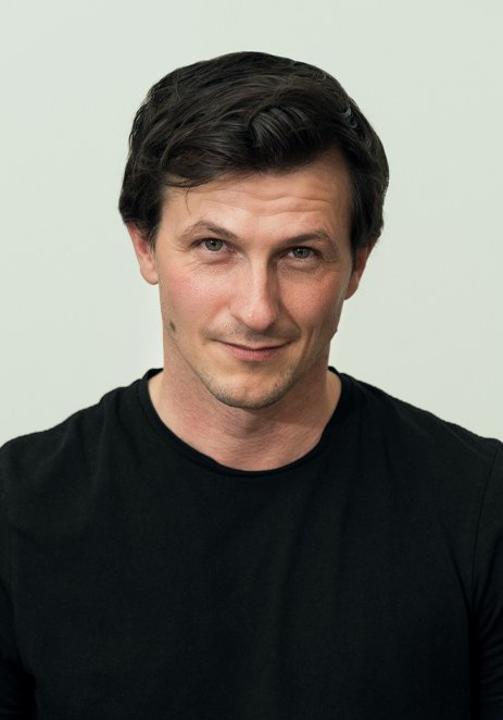 维克托·奥克布卢姆-尼尔松 Viktor Åkerblom-Nilsson照片