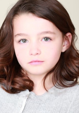 苏菲·内薇德 Sophie Nyweide照片