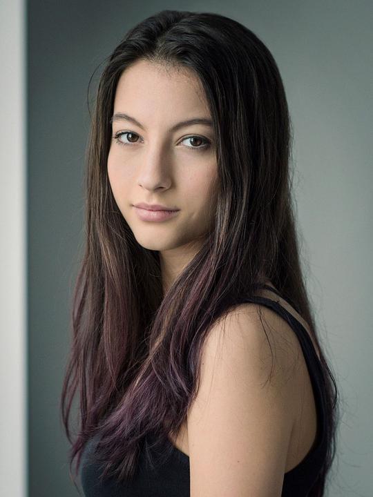 米拉·伯宁 Mila Böhning照片