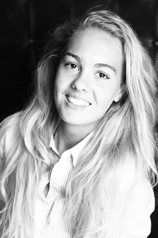 桑迪·阿瑞斯周克 Sandy Areschoug照片