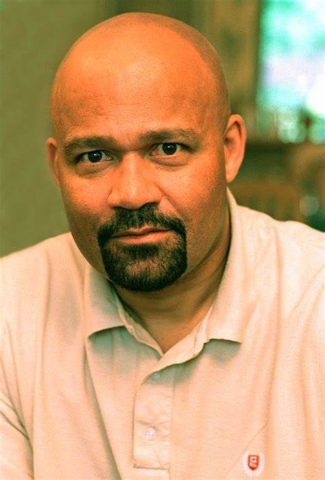 路易斯·埃默里克 Louis Emerick照片