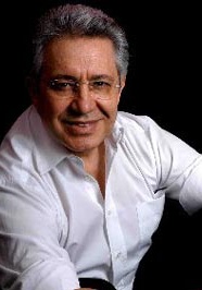 祖尔夫·利瓦内利 Zülfü Livaneli照片