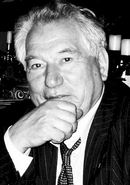 钦吉斯·艾特玛托夫 Chinghiz Aitmatov照片