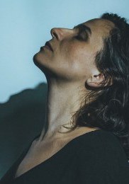 Mariana Loureiro照片