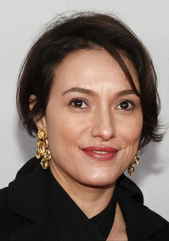 克劳迪雅·若文 Cláudia Jouvin照片