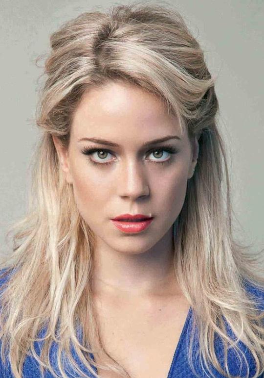 莱昂德拉·利尔 Leandra Leal照片