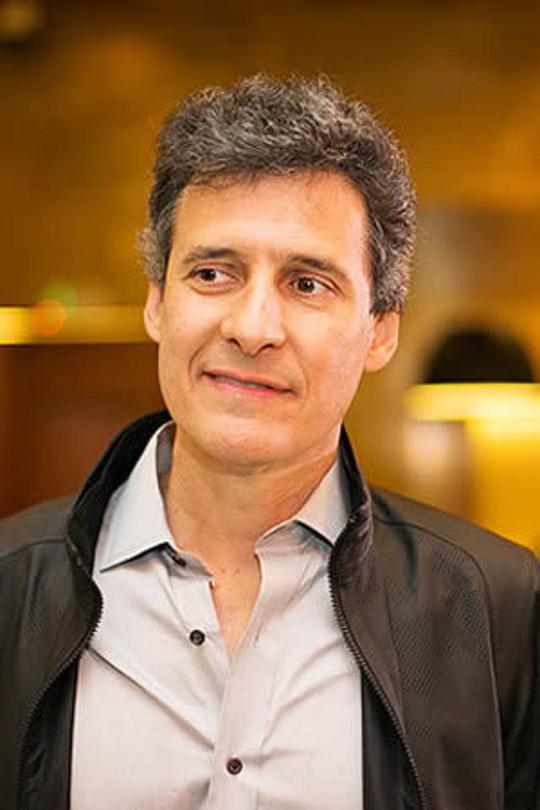 罗伯特·桑杜奇 Roberto Santucci照片