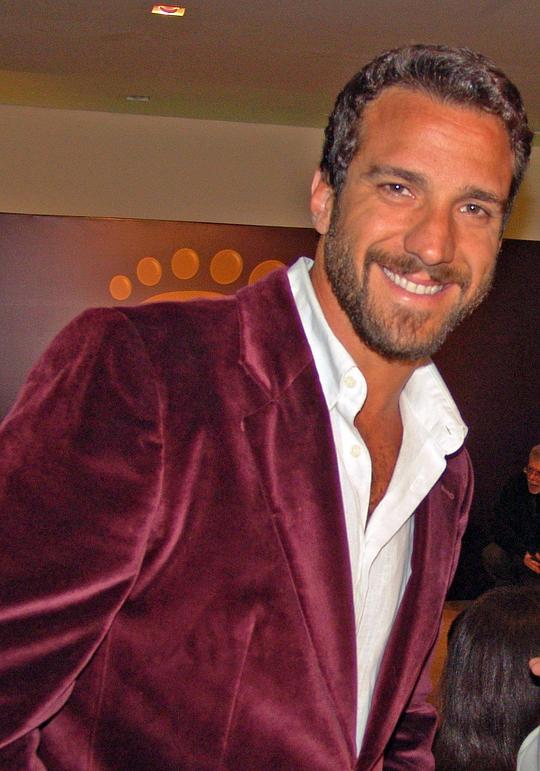 卡洛斯·博纳伍 Carlos Bonow照片