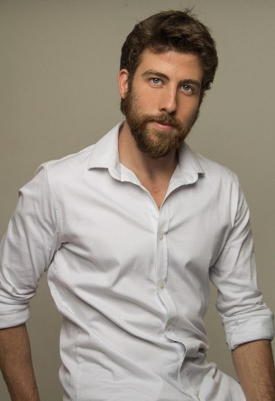 佩德罗·内赛希安 Pedro Nercessian照片