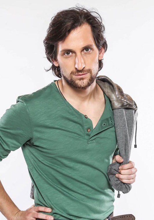 加布里埃尔·乌尔苏亚 Gabriel Urzúa照片