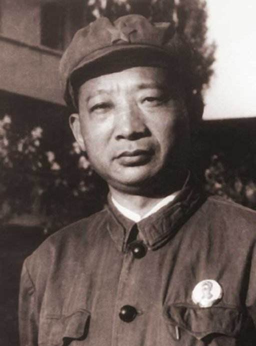 董兆琪 Zhaoqi Dong照片