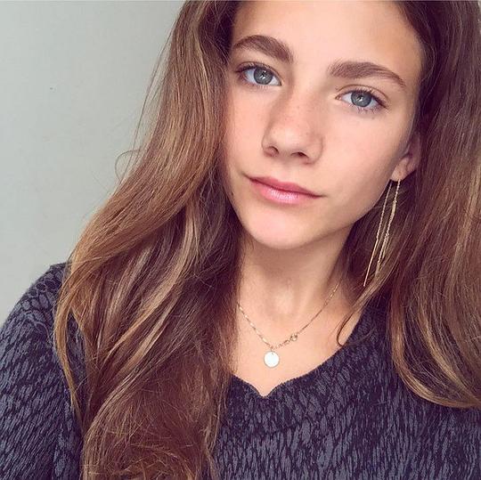 瑞贝卡·艾米莉·萨楚普 Rebecca Emilie Sattrup照片