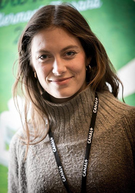 希尔维亚·勒法努 Sylvia Le Fanu照片