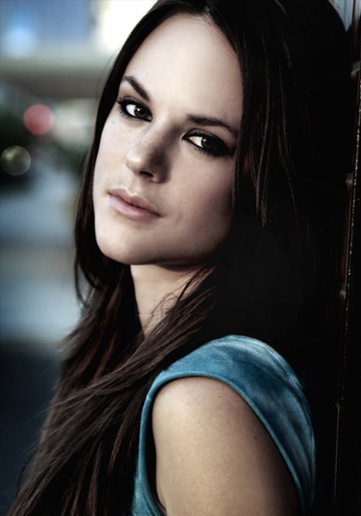 莎拉·巴特勒 Sarah Butler照片