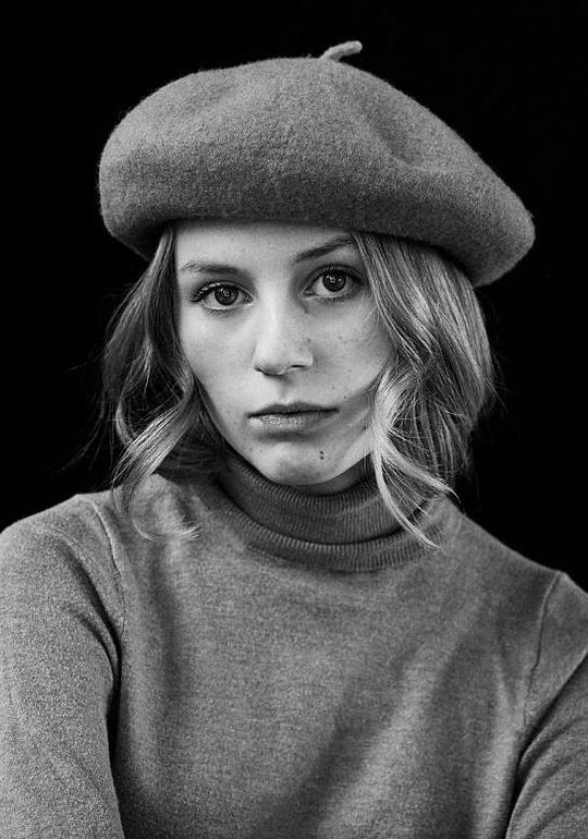 弗洛拉·奥菲利亚 Flora Ofelia Hofmann Lindahl照片