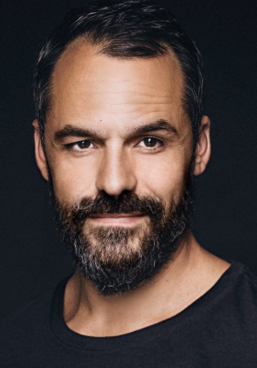 卡斯珀·克鲁普 Casper Crump照片