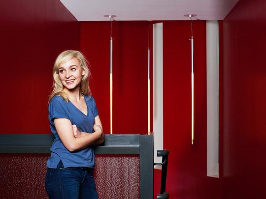 奥莉维娅·维纳勒 Olivia Vinall照片