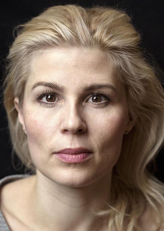 Cecilie Stenspil照片