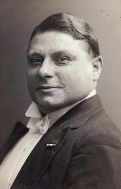 Holger Rasmussen照片