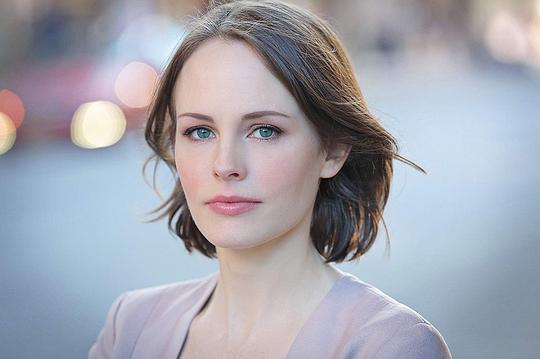 艾伦·阿黛尔 Ellen Adair照片