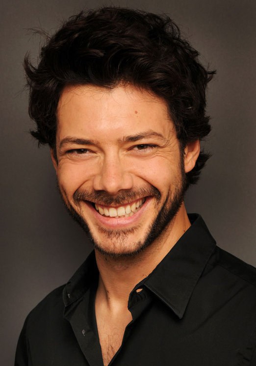 阿尔瓦罗·莫特 Álvaro Morte照片