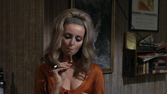 Samantha Jones照片